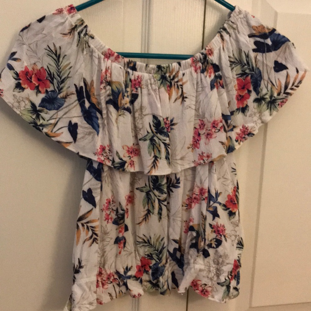 American Eagle XS off the shoulder shirt